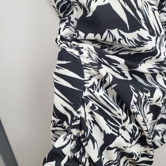 Anne Cole Woman's White Black Tropical Leaf Print One Piece Swimsuit Plus Sz 16 - Picture 2 of 7